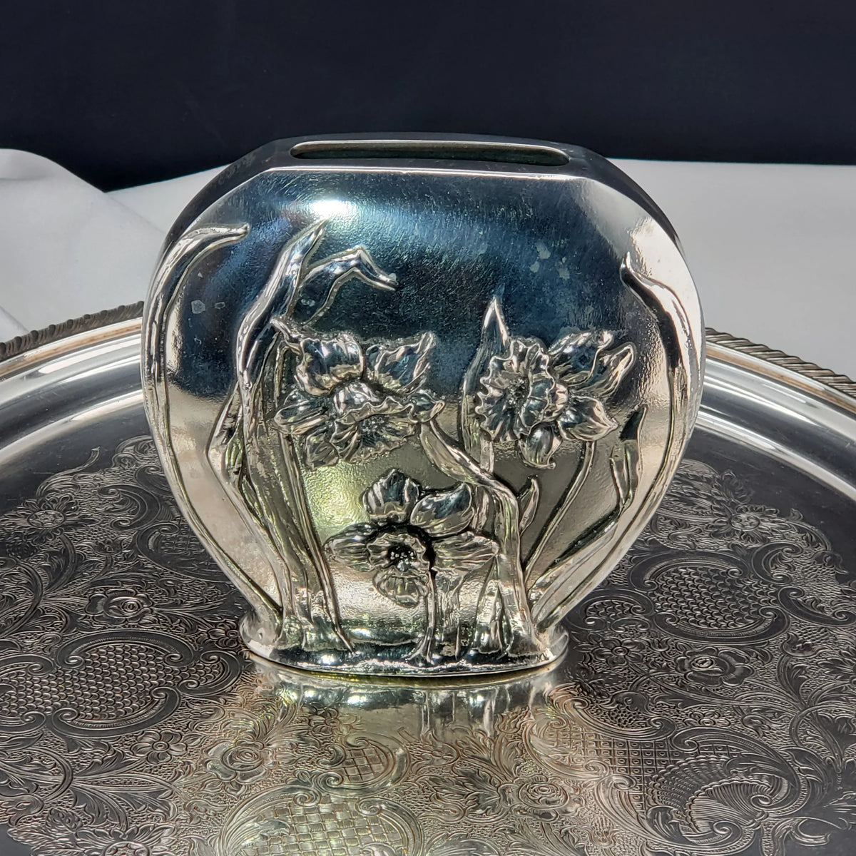 Seagull Pewter Vase - Daffodil Pattern ca 1992 - Made In Nova Scotia