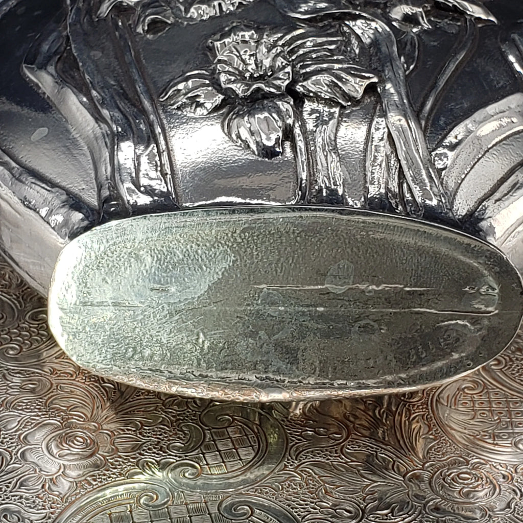 Seagull Pewter Vase - Daffodil Pattern ca 1992 - Made In Nova Scotia
