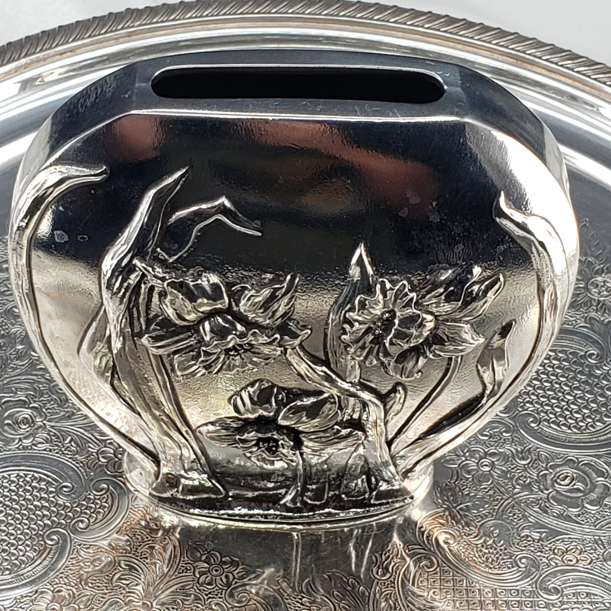 Seagull Pewter Vase - Daffodil Pattern ca 1992 - Made In Nova Scotia