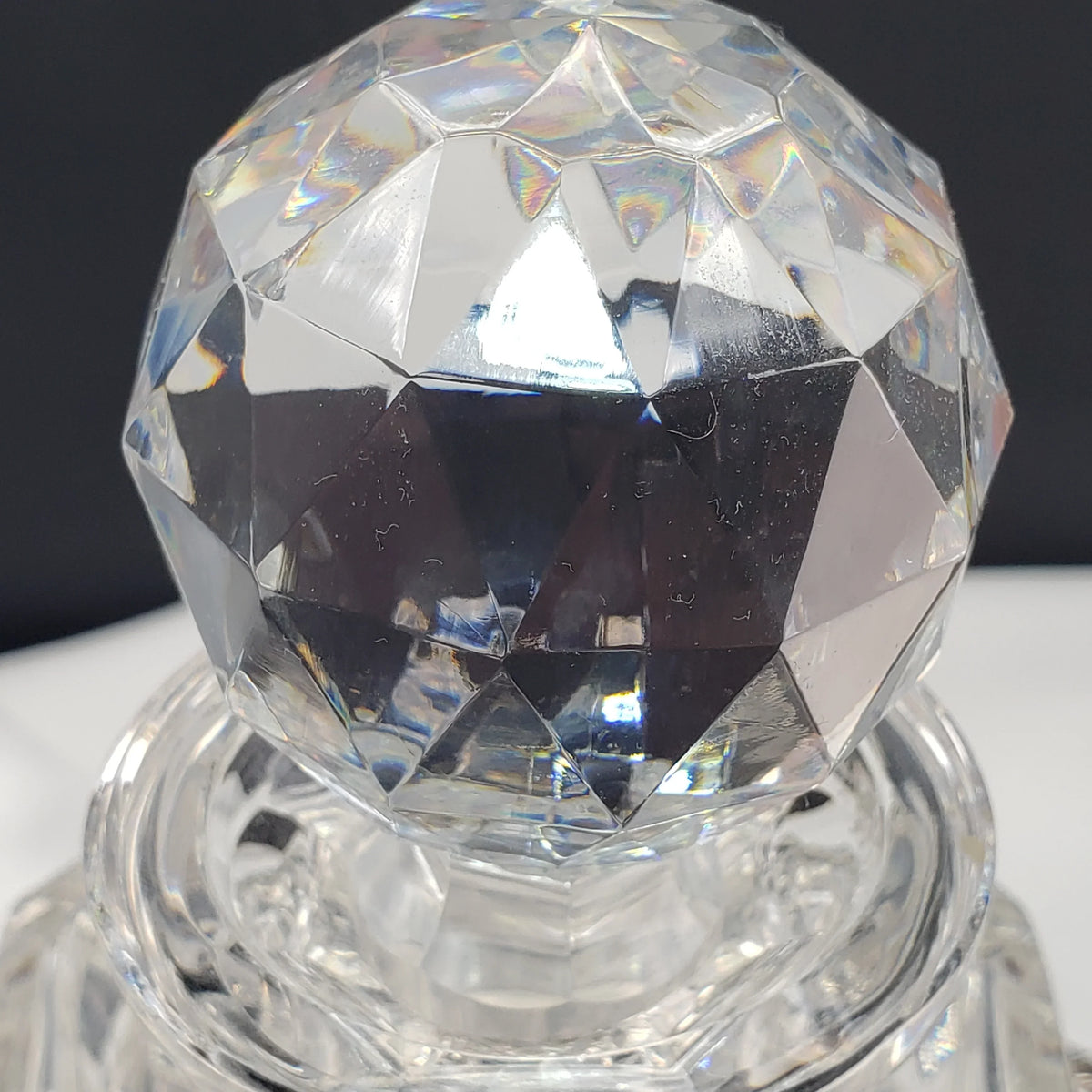 Vintage Cut Crystal Decanter – Deep Diamond Pattern with Thumbprints & Bevelled Corners – Faceted Stopper – Heavy Lead Crystal