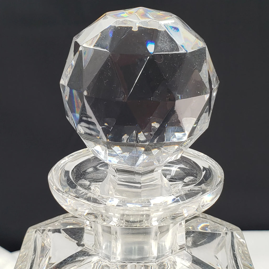 Vintage Cut Crystal Decanter – Deep Diamond Pattern with Thumbprints & Bevelled Corners – Faceted Stopper – Heavy Lead Crystal