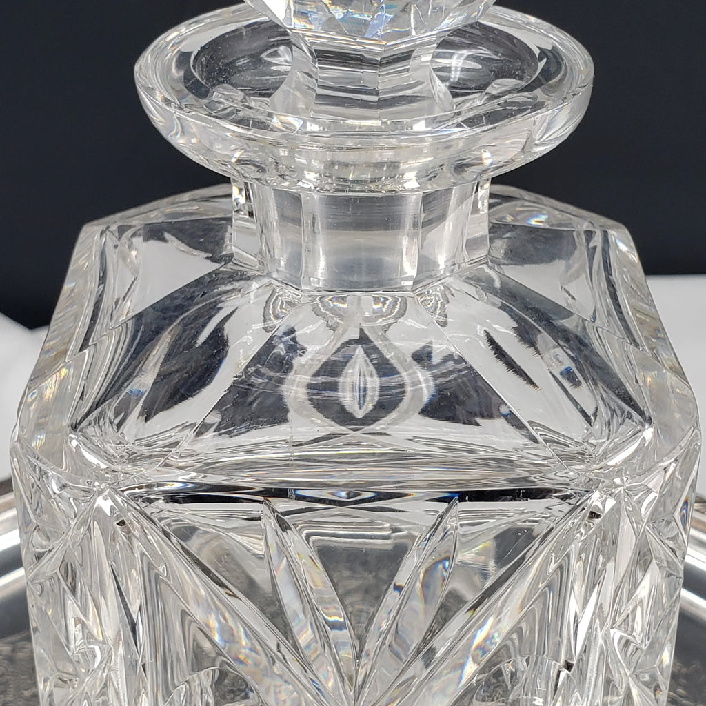 Vintage Cut Crystal Decanter – Deep Diamond Pattern with Thumbprints & Bevelled Corners – Faceted Stopper – Heavy Lead Crystal