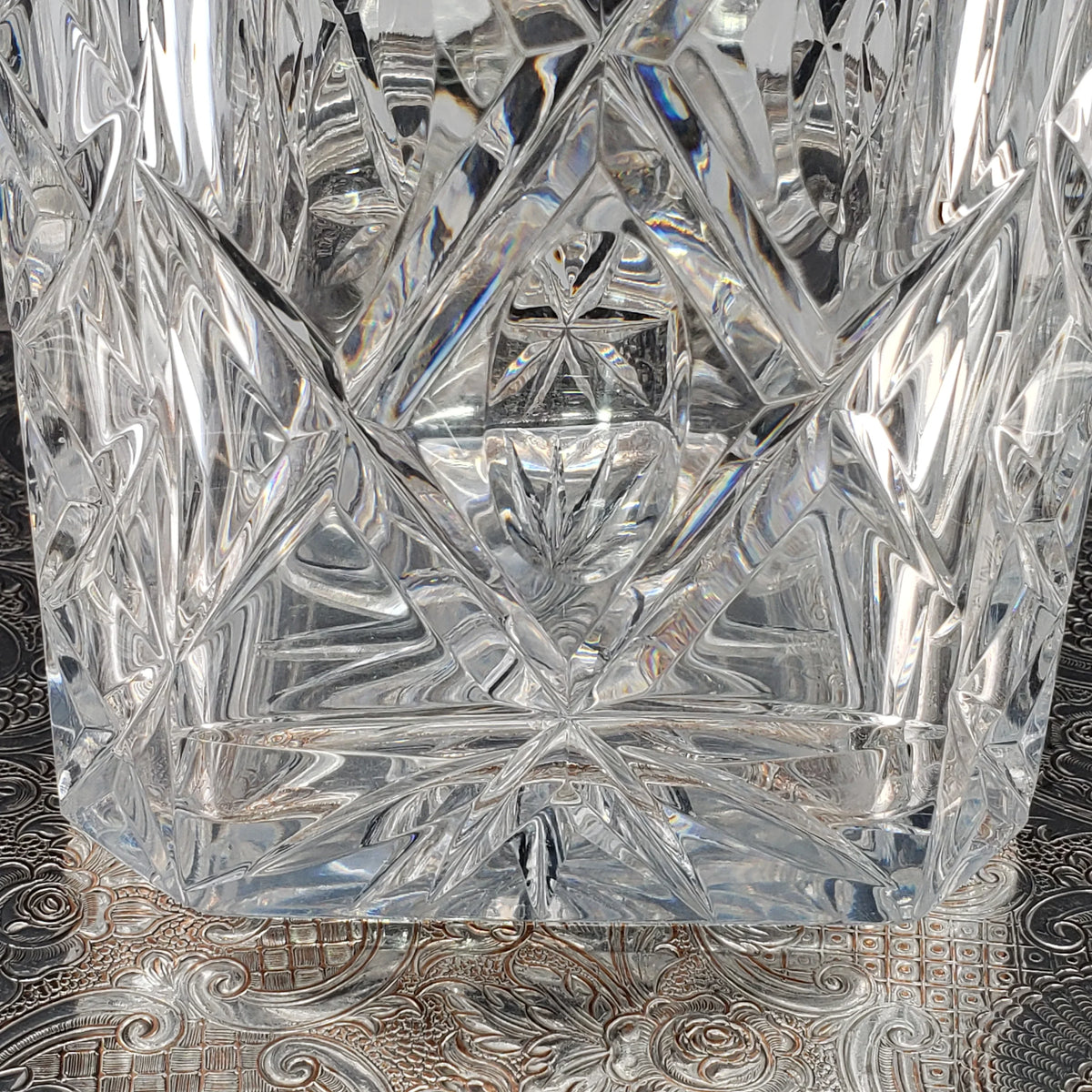 Vintage Cut Crystal Decanter – Deep Diamond Pattern with Thumbprints & Bevelled Corners – Faceted Stopper – Heavy Lead Crystal