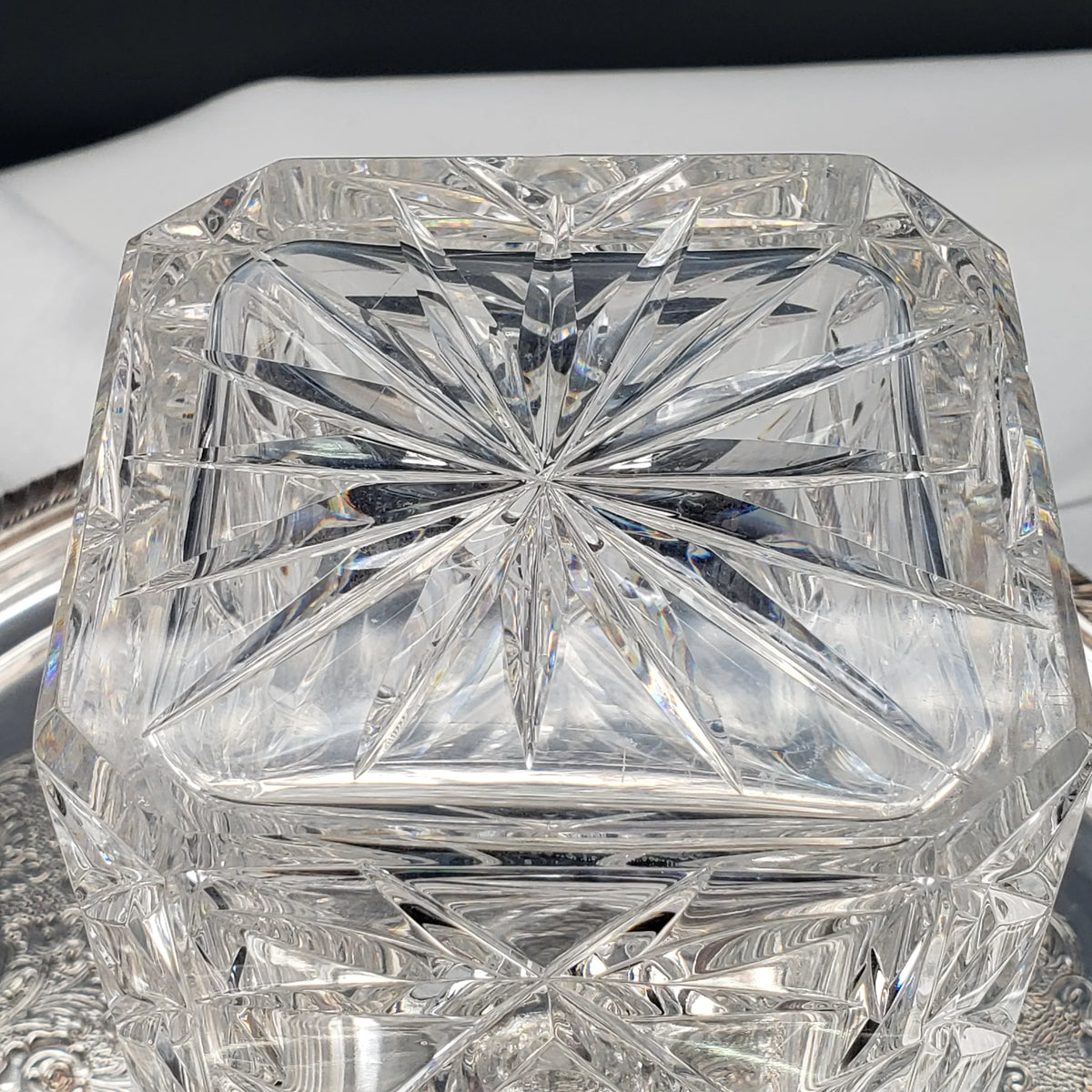 Vintage Cut Crystal Decanter – Deep Diamond Pattern with Thumbprints & Bevelled Corners – Faceted Stopper – Heavy Lead Crystal