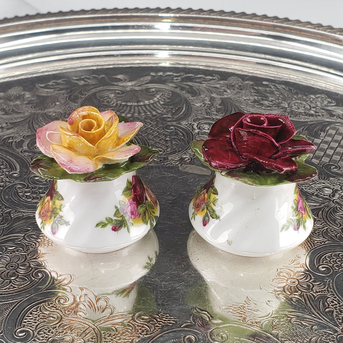 Royal Albert Porcelain Salt & Pepper Shaker Set – Hand‑Crafted Ceramic Roses