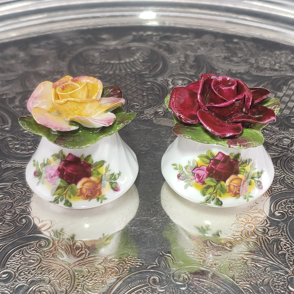 Royal Albert Porcelain Salt & Pepper Shaker Set – Hand‑Crafted Ceramic Roses