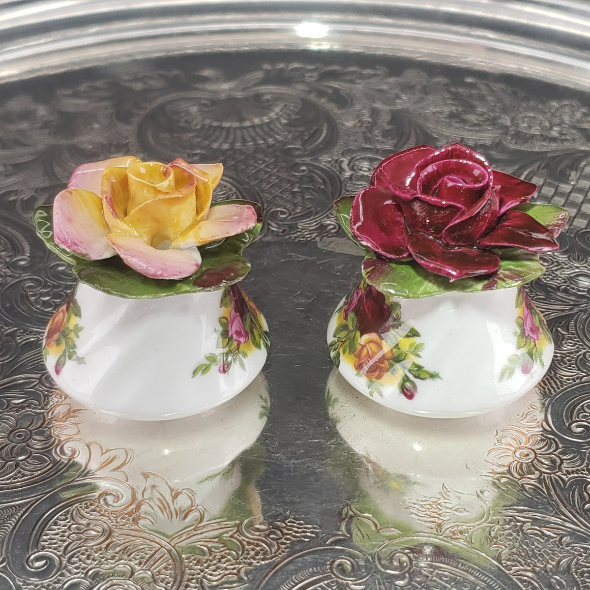 Royal Albert Porcelain Salt & Pepper Shaker Set – Hand‑Crafted Ceramic Roses