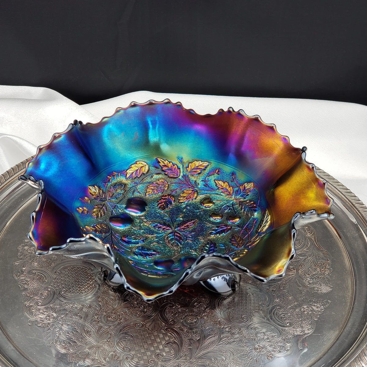 Antique Northwood Carnival Glass Bowl – Three Fruits Medallion Pattern
