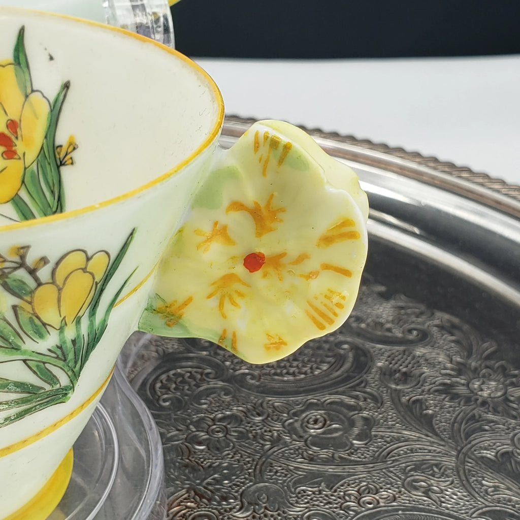 Vintage Pansy‑Handle Teacup & Saucer – Hand‑Painted, Unmarked Paragon Style (Yellow)