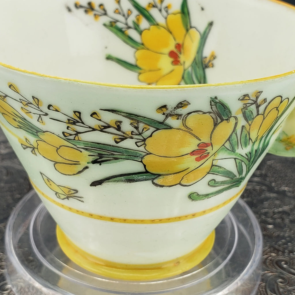 Vintage Pansy‑Handle Teacup & Saucer – Hand‑Painted, Unmarked Paragon Style (Yellow)