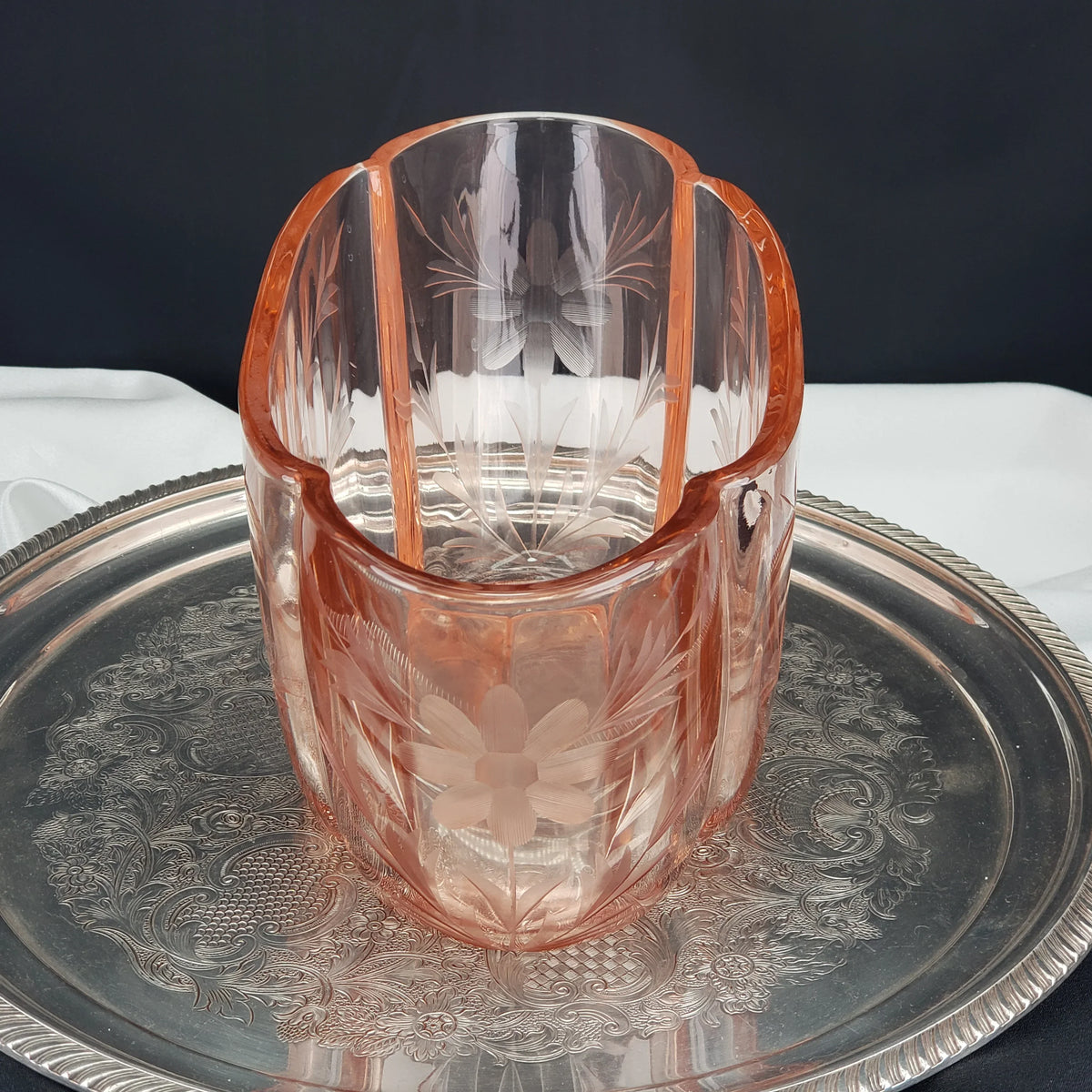 Vintage Pink Etched Serving Bowl – Lotus Glass Floral Pattern – Depression Glass