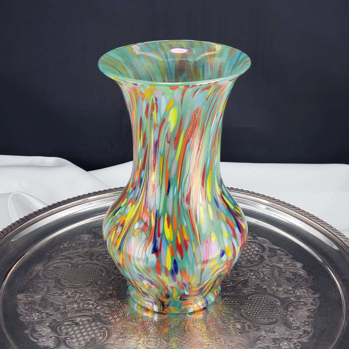 Loetz Ausführung 237 Art Nouveau Vase – Jade Green UV Reactive Glass – Czechoslovakia ca. 1925