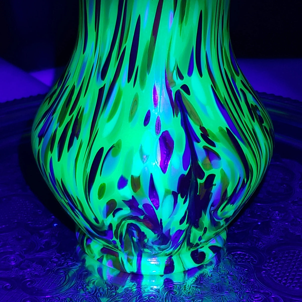 Loetz Ausführung 237 Art Nouveau Vase – Jade Green UV Reactive Glass – Czechoslovakia ca. 1925