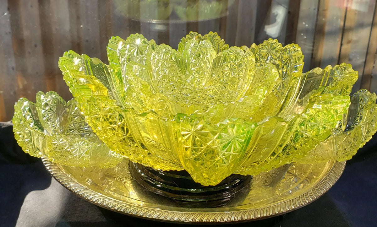 Uranium Glass Berry Bowl Set: Daisy Button Vaseline Glass (Victorian Era)