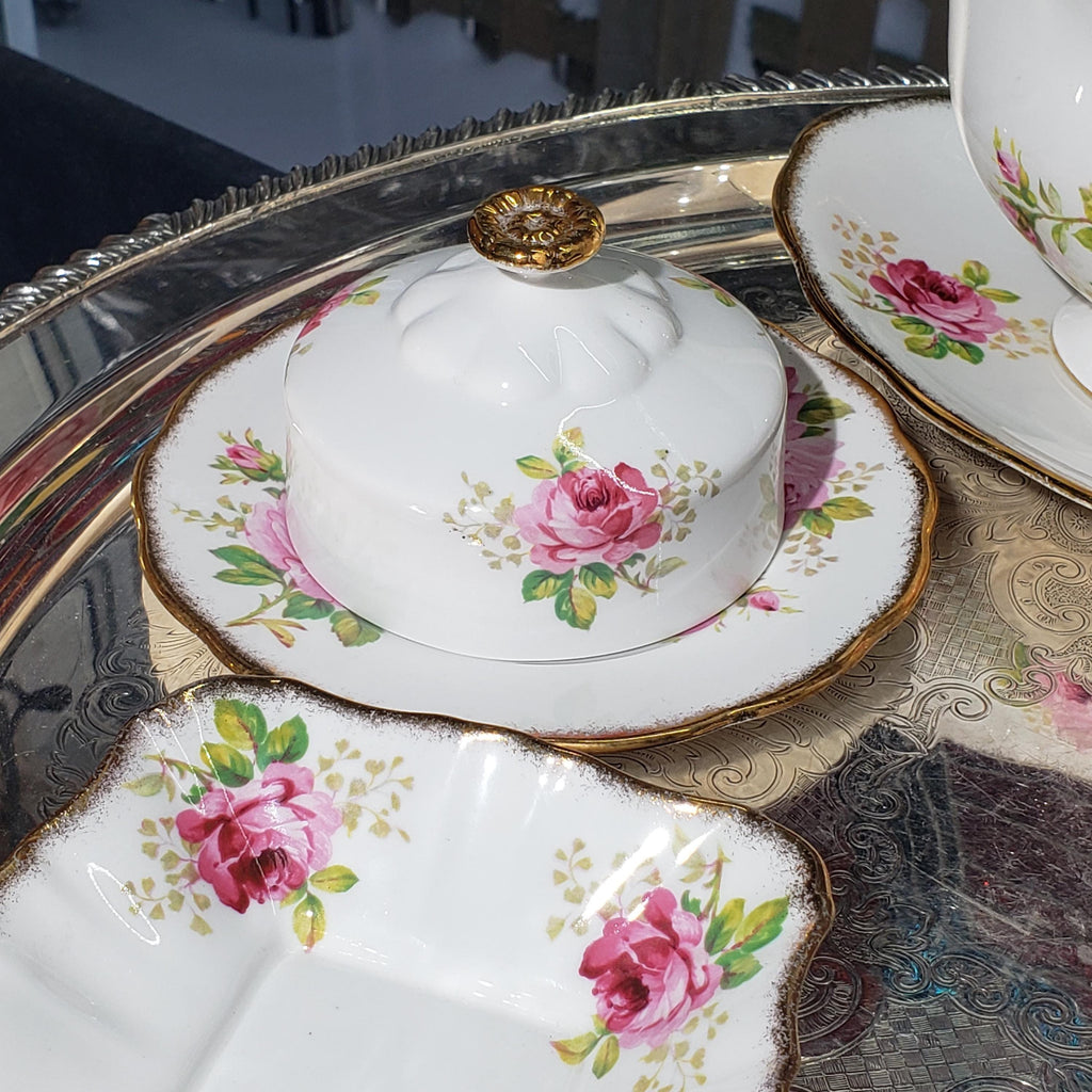 Royal Albert Porcelain Set, American Beauty Pink Rose (Gravy Boat & Plates)