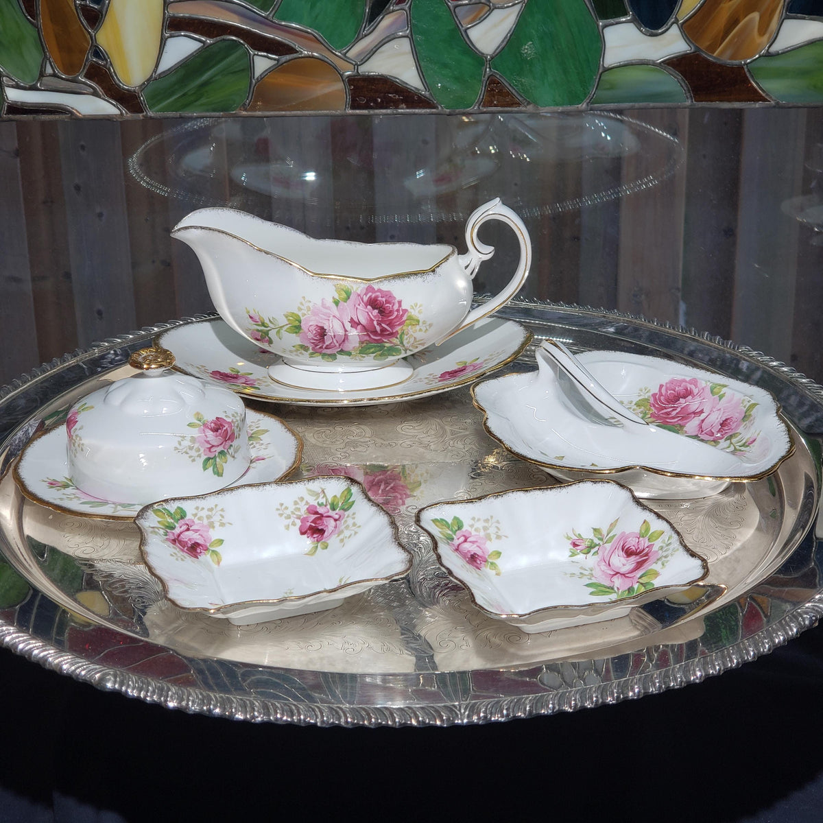 Royal Albert Porcelain Set, American Beauty Pink Rose (Gravy Boat & Plates)