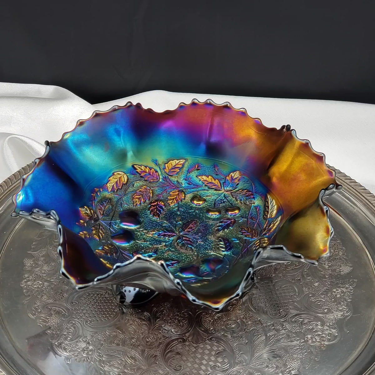 Antique Northwood Carnival Glass Bowl – Three Fruits Medallion Pattern
