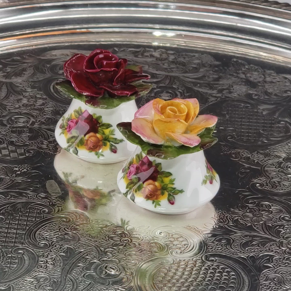 Royal Albert Porcelain Salt & Pepper Shaker Set – Hand‑Crafted Ceramic Roses